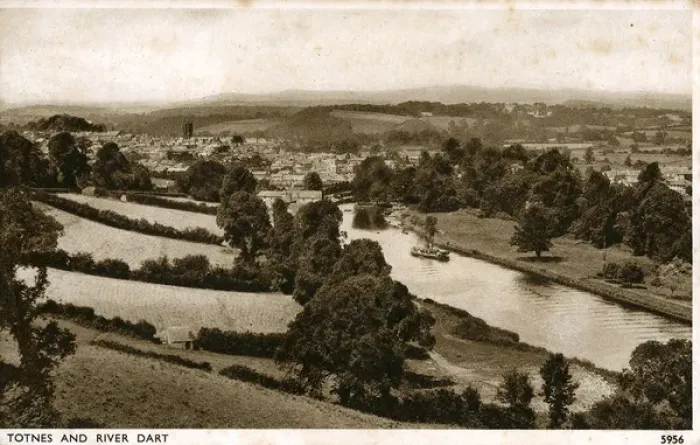 Framed Print : Town & River Dart, Totnes, Devon Framed Print : Town & River Dart, Totnes, Devon