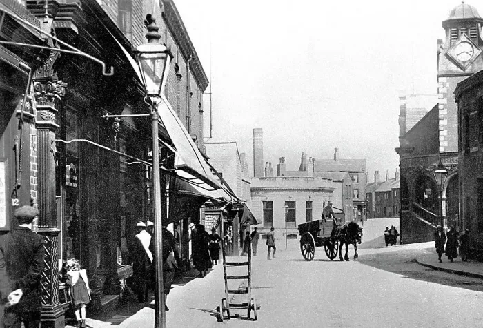 Framed Print : Town Street, Armley early 1900's Framed Print : Town Street, Armley early 1900's