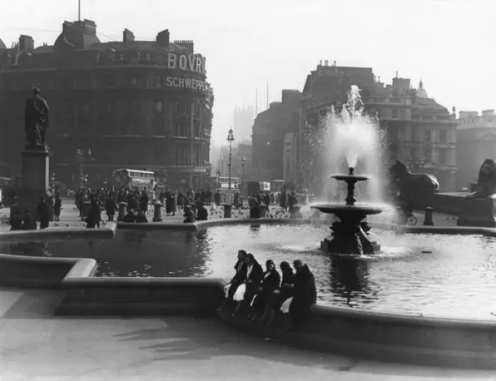 Framed Print : Trafalgar Square / 1930S Framed Print : Trafalgar Square / 1930S
