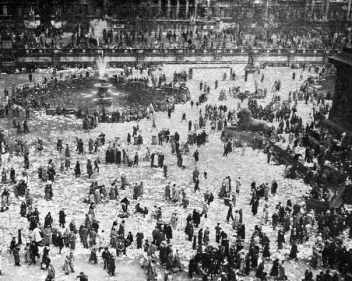 Framed Print : Trafalgar Square after the 1937 Coronation Framed Print : Trafalgar Square after the 1937 Coronation