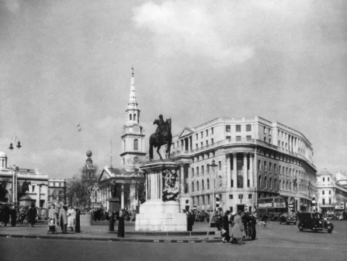Framed Print : Trafalgar Square 1950S Framed Print : Trafalgar Square 1950S