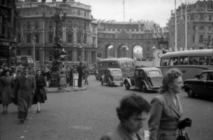 Framed Print : Trafalgar Square and Admiralty Arch Framed Print : Trafalgar Square and Admiralty Arch