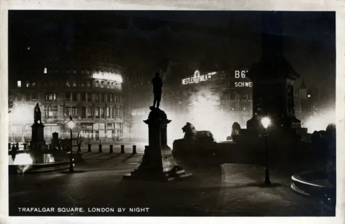 Framed Print : Trafalgar Square, London Framed Print : Trafalgar Square, London