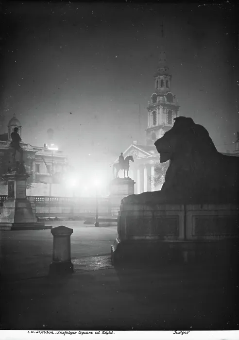 Framed Print : Trafalgar Square at Night Framed Print : Trafalgar Square at Night