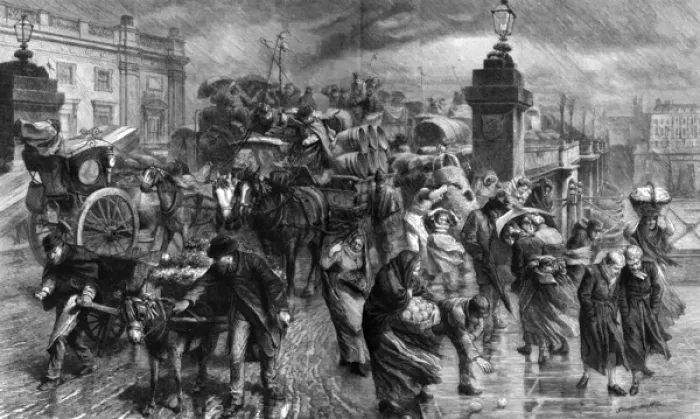 Framed Print : Traffic congestion on London Bridge in bad weather Framed Print : Traffic congestion on London Bridge in bad weather