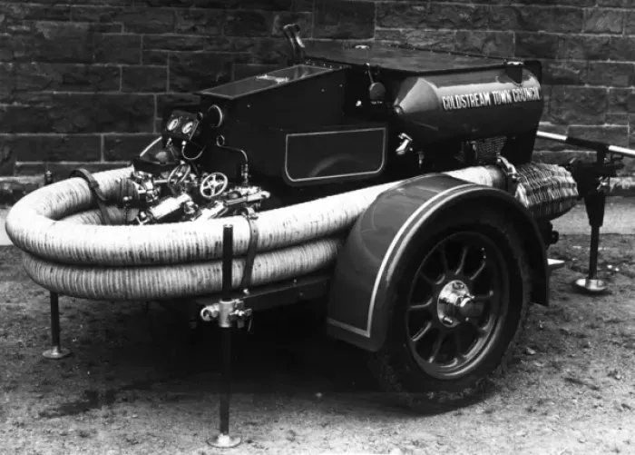 Framed Print : Trailer water pump at Dulwich Fire Station, WW2 Framed Print : Trailer water pump at Dulwich Fire Station, WW2