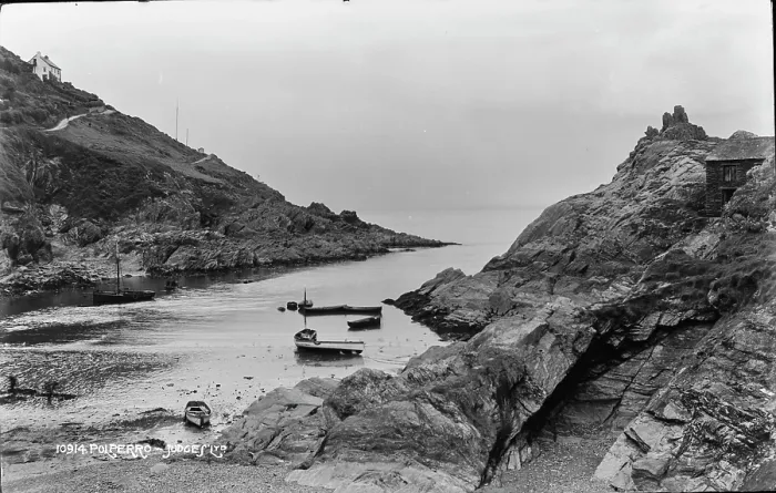 Framed Print : Tranquil Cove at Polperro Framed Print : Tranquil Cove at Polperro