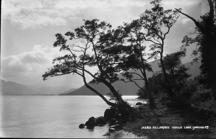 Framed Print : Tranquil View of Middle Lake Framed Print : Tranquil View of Middle Lake
