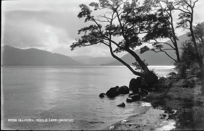 Framed Print : Tranquil View of Middle Lake Framed Print : Tranquil View of Middle Lake