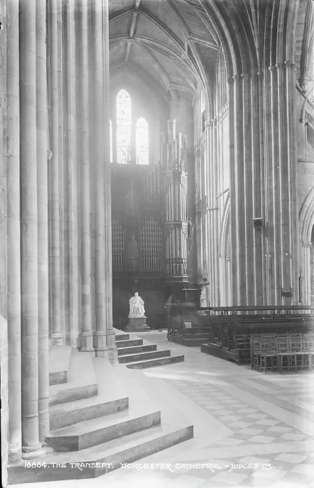 Framed Print : The Transept of Worcester Cathedral Framed Print : The Transept of Worcester Cathedral
