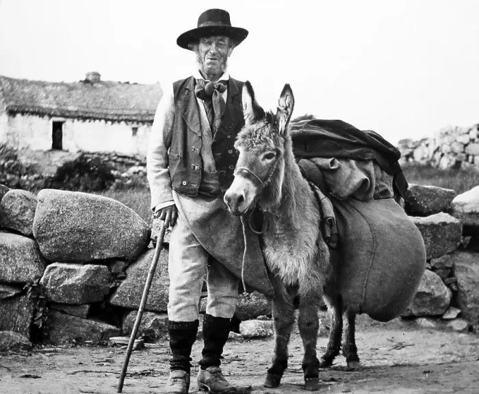 Framed Print : A travelling tinker, Rosmuck, Galway, West of Ireland Framed Print : A travelling tinker, Rosmuck, Galway, West of Ireland