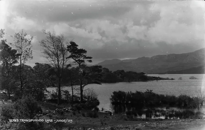 Framed Print : Trawsfynydd Lake Framed Print : Trawsfynydd Lake