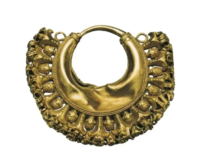 Framed Print : Treasure of Aliseda. 7th c. BC. Gold earring Framed Print : Treasure of Aliseda. 7th c. BC. Gold earring