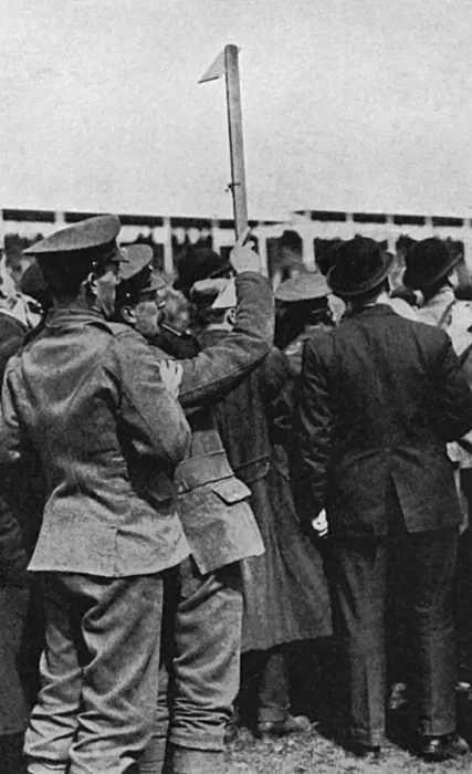 Framed Print : A trench periscope at Aintree, WW1 Framed Print : A trench periscope at Aintree, WW1
