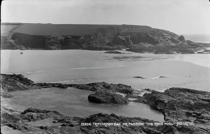 Framed Print : Treyarnon Bay, Near Padstow Framed Print : Treyarnon Bay, Near Padstow