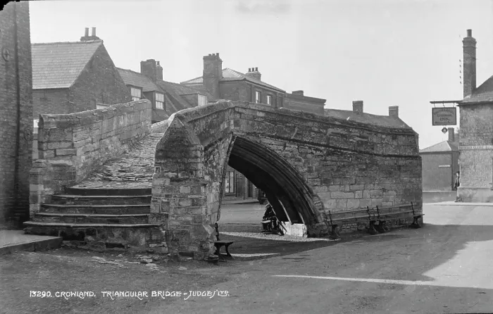 Framed Print : Triangular Bridge in Crowland Framed Print : Triangular Bridge in Crowland