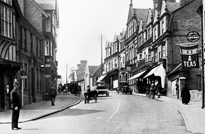 Framed Print : Tring High Street probably 1920s Framed Print : Tring High Street probably 1920s