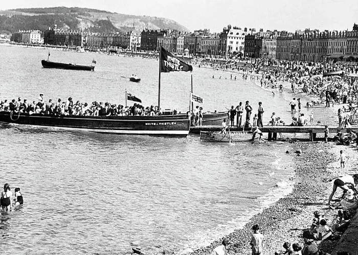 Framed Print : Trip round the bay, Llandudno, early 1900s Framed Print : Trip round the bay, Llandudno, early 1900s