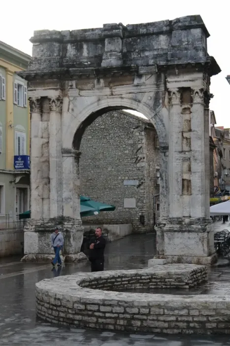 Framed Print : Triumphal arch of the Sergii, Pula, Croatia Framed Print : Triumphal arch of the Sergii, Pula, Croatia