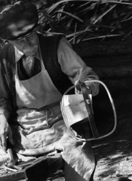 Framed Print : Trug Basket Maker Framed Print : Trug Basket Maker