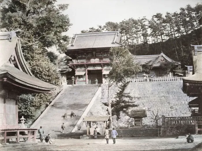 Framed Print : tsurugaoka-Hachiman Shrine at Kamakura, Japan Framed Print : tsurugaoka-Hachiman Shrine at Kamakura, Japan