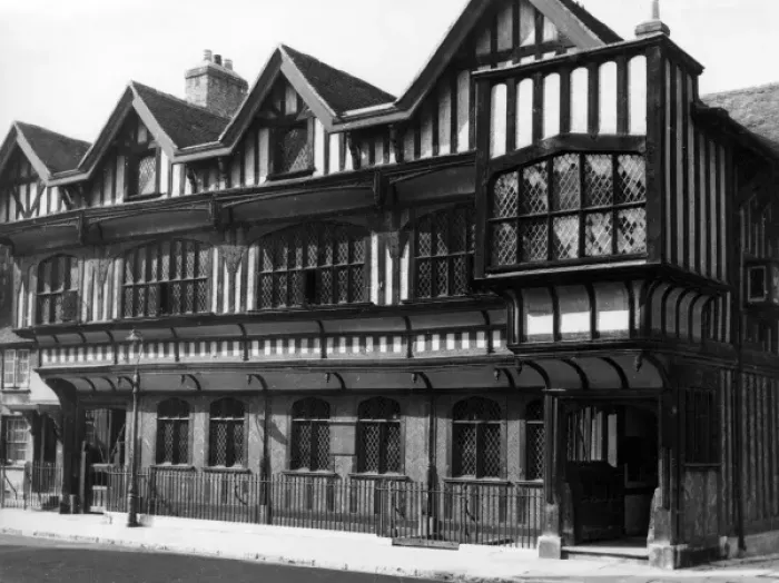 Framed Print : Tudor House Museum Framed Print : Tudor House Museum