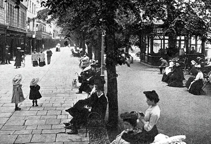 Framed Print : Tunbridge Wells Pantiles early 1900s Framed Print : Tunbridge Wells Pantiles early 1900s