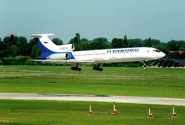Framed Print : Tupolev Tu-154M RA-85770 Framed Print : Tupolev Tu-154M RA-85770
