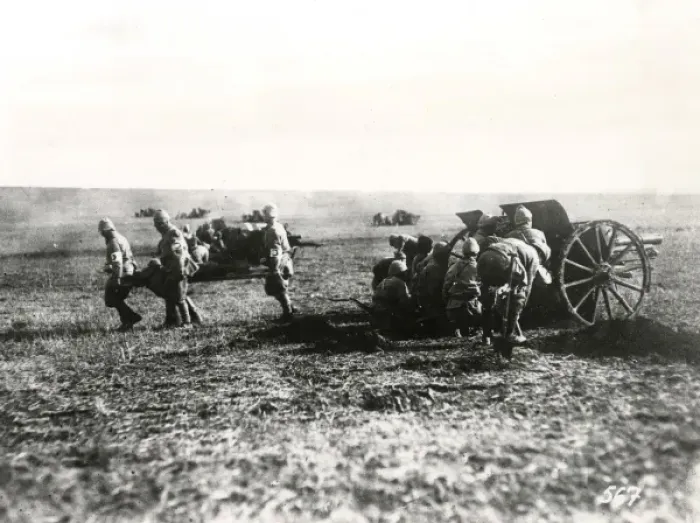 Framed Print : Turkish field artillery in action, WW1 Framed Print : Turkish field artillery in action, WW1