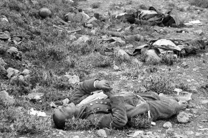 Framed Print : Turkish soldiers at Tell El-Ful 26th December 1917 Framed Print : Turkish soldiers at Tell El-Ful 26th December 1917