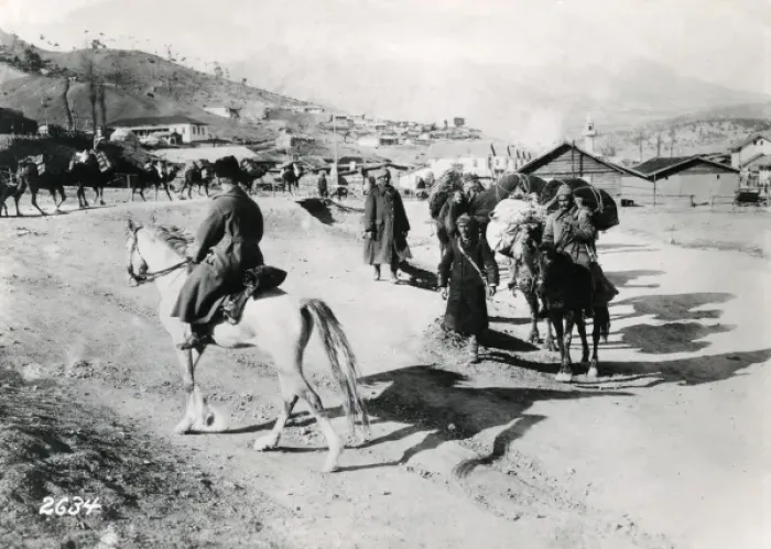 Framed Print : Turkish troops transporting supplies, WW1 Framed Print : Turkish troops transporting supplies, WW1