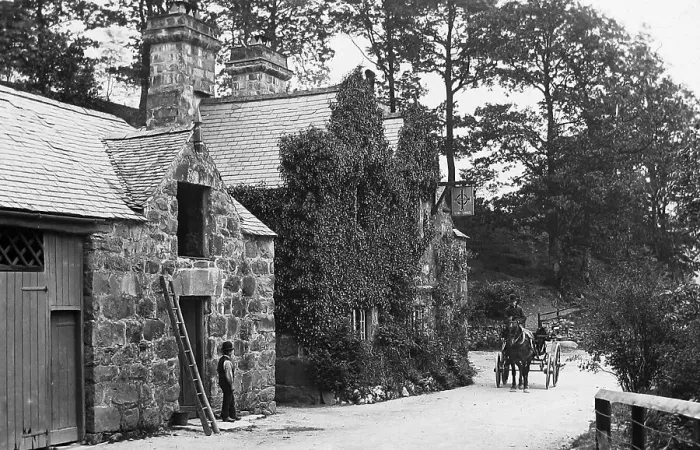 Framed Print : Tyn y Groes Hotel, Dolgellau, Wales Framed Print : Tyn y Groes Hotel, Dolgellau, Wales