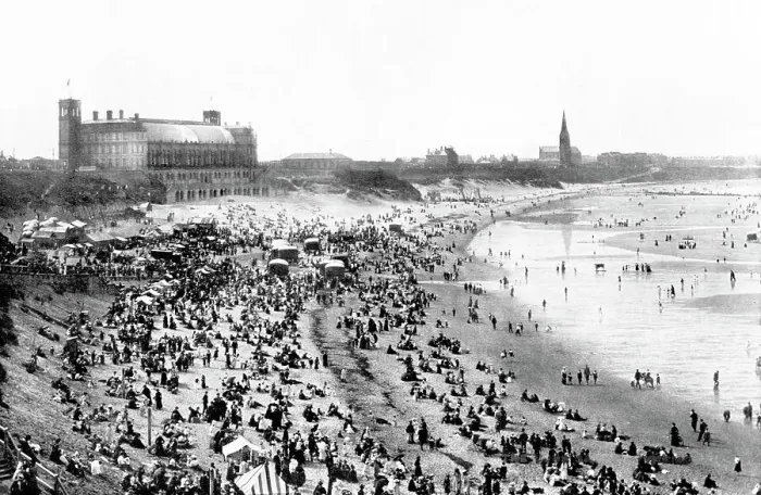 Framed Print : Tynemouth Long Sands early 1900s Framed Print : Tynemouth Long Sands early 1900s
