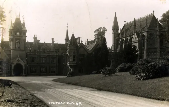Framed Print : Tyntesfield House, Tyntesfield, Somerset Framed Print : Tyntesfield House, Tyntesfield, Somerset
