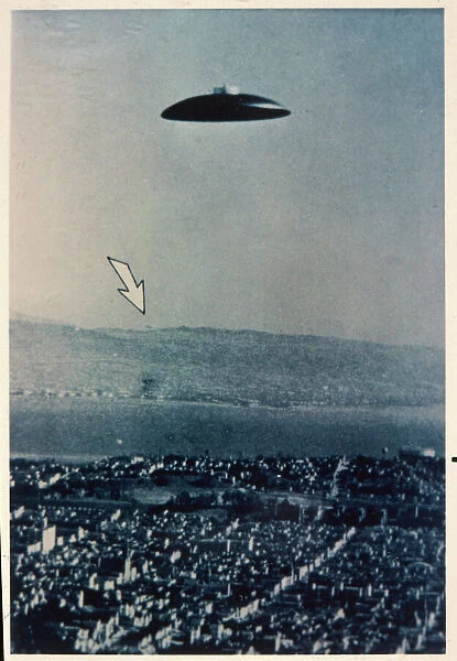 Ufos / Kerska  /  S.F. In broad daylight, two saucers 