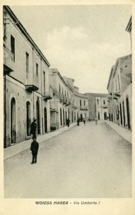 Framed Print : Via Umberto, Gioiosa Marea, Messina