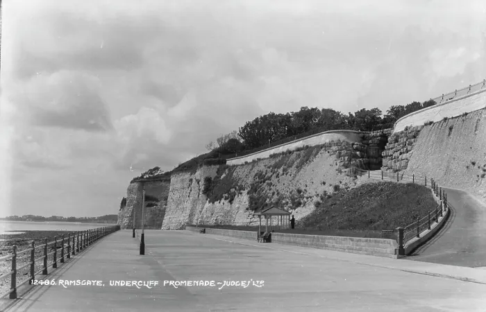 Framed Print : Undercliff Promenade, Ramsgate Framed Print : Undercliff Promenade, Ramsgate