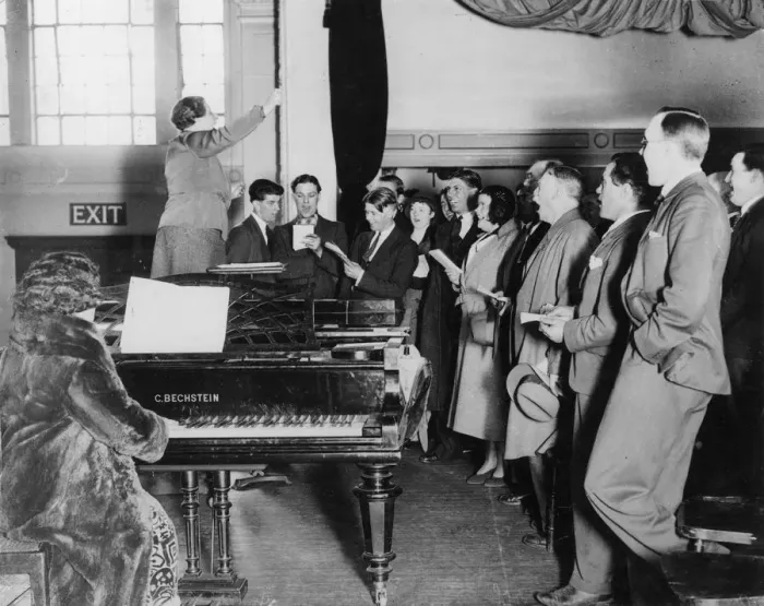 Framed Print : UNEMPLOYED SING 1930S Framed Print : UNEMPLOYED SING 1930S
