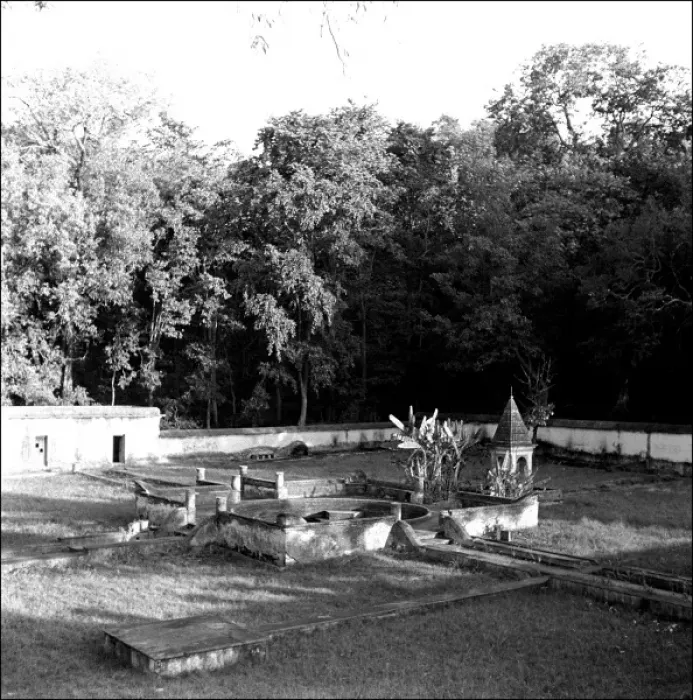Framed Print : Unidentified building in India Framed Print : Unidentified building in India