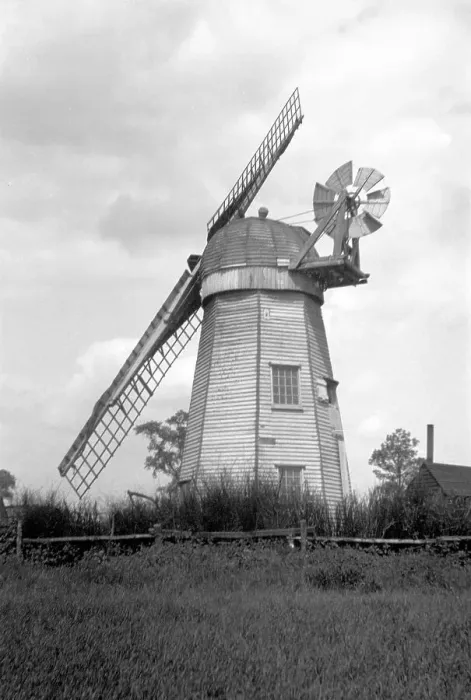 Framed Print : An unidentified English windmill Framed Print : An unidentified English windmill