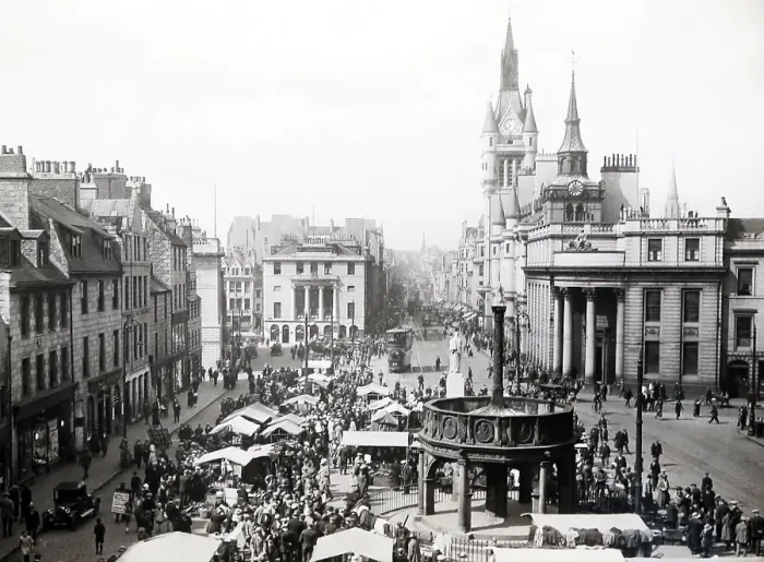 Framed Print : Union Street, Aberdeen, Scotland Framed Print : Union Street, Aberdeen, Scotland