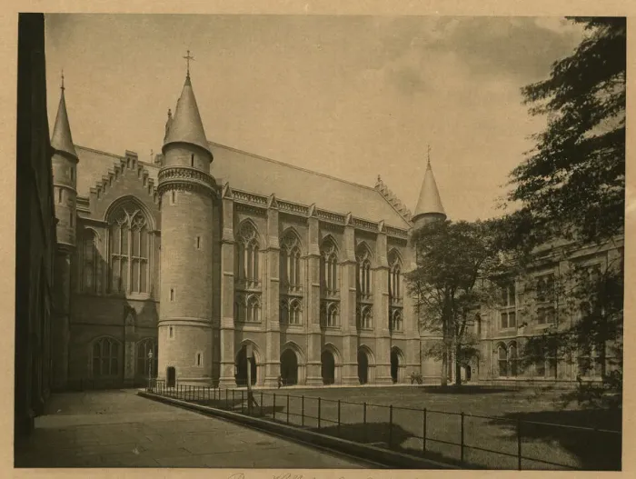 Framed Print : University of Glasgow - Bute Hall from East Quadrangle Framed Print : University of Glasgow - Bute Hall from East Quadrangle
