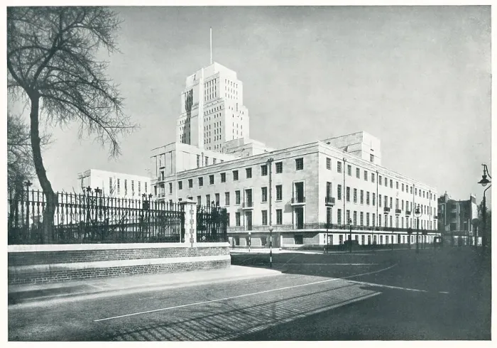 Framed Print : University Of London Senate House & Library Framed Print : University Of London Senate House & Library