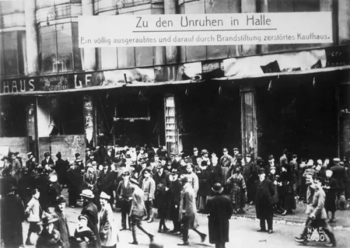 Framed Print : Unrest in Halle / 1918 Framed Print : Unrest in Halle / 1918