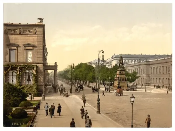 Framed Print : Unter den Linden, Berlin, Germany Framed Print : Unter den Linden, Berlin, Germany