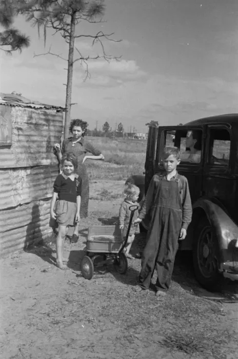 Framed Print : Untitled. Date between 1935 and 1942 Framed Print : Untitled. Date between 1935 and 1942