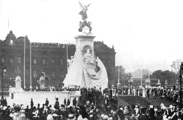 Framed Print : Unveiling of Queen Victorias statue Framed Print : Unveiling of Queen Victorias statue