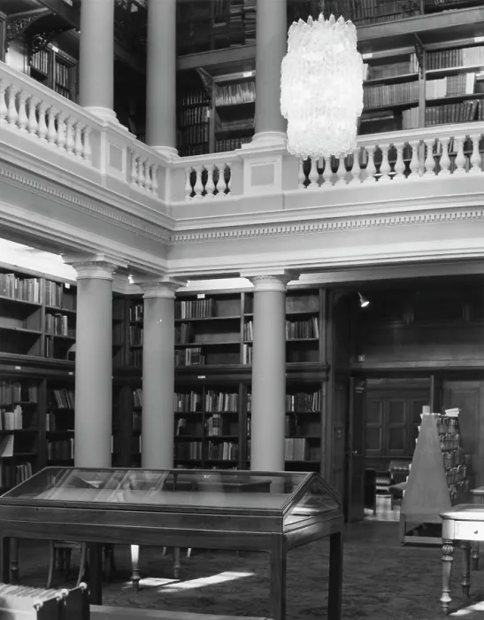 Framed Print : Upper Library, Geological Society, 1972 Framed Print : Upper Library, Geological Society, 1972