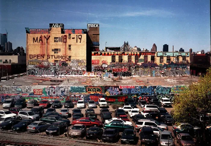 Framed Print : USA - Cars and Graffiti New york Framed Print : USA - Cars and Graffiti New york