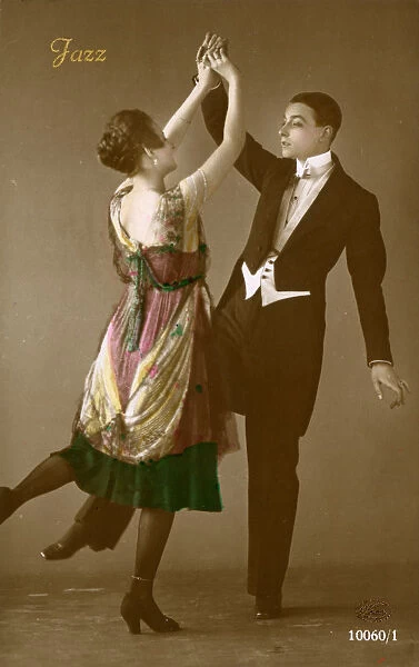 USA - A stylish 1920s couple Jazz dancing